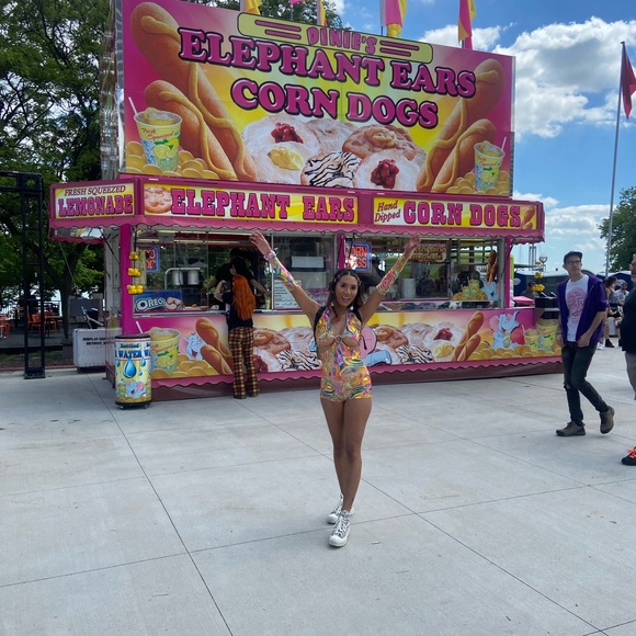 TASTEFUL GIRL TRIPPY PLAYSUIT - Picture 3 of 3